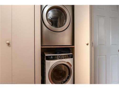 294-3267 King Street E, Kitchener, ON - Indoor Photo Showing Laundry Room