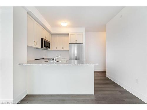 1105-460 Dundas Street E, Waterdown, ON - Indoor Photo Showing Kitchen