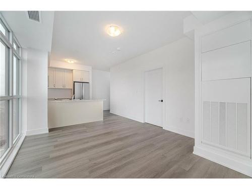 1105-460 Dundas Street E, Waterdown, ON - Indoor Photo Showing Kitchen