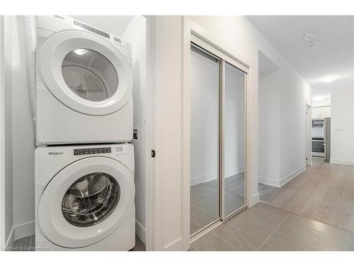 1105-460 Dundas Street E, Waterdown, ON - Indoor Photo Showing Laundry Room