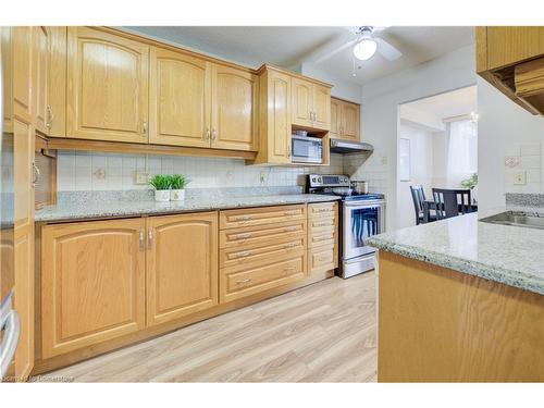 503-375 King Street N, Waterloo, ON - Indoor Photo Showing Kitchen