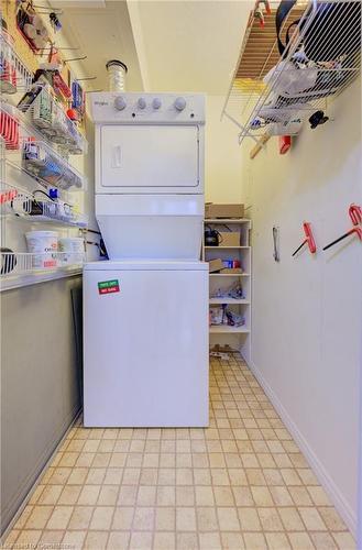 503-375 King Street N, Waterloo, ON - Indoor Photo Showing Laundry Room