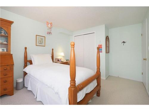 34 Swartz Street, Kitchener, ON - Indoor Photo Showing Bedroom