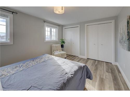 8 Bushmills Crescent, Guelph, ON - Indoor Photo Showing Bedroom