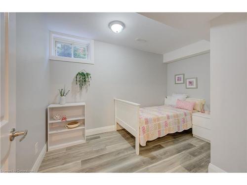 8 Bushmills Crescent, Guelph, ON - Indoor Photo Showing Bedroom