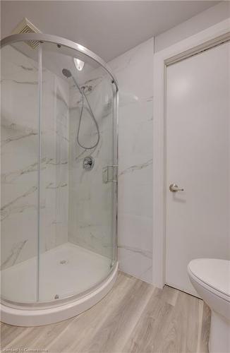 8 Bushmills Crescent, Guelph, ON - Indoor Photo Showing Bathroom