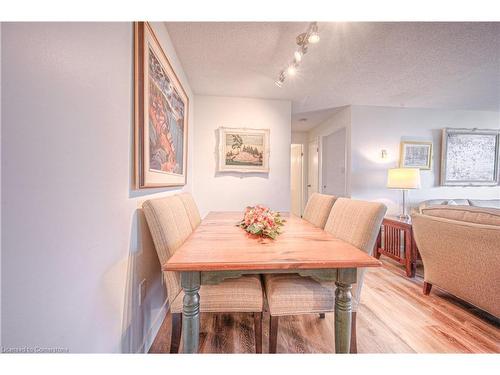 1806-55 Green Valley Drive, Kitchener, ON - Indoor Photo Showing Dining Room