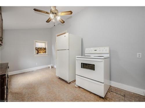 7 Glasgow Street, Kitchener, ON - Indoor Photo Showing Kitchen