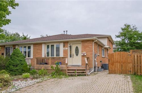 B-635 Pinerow Crescent, Waterloo, ON - Outdoor