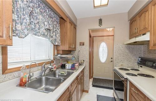 B-635 Pinerow Crescent, Waterloo, ON - Indoor Photo Showing Kitchen With Double Sink