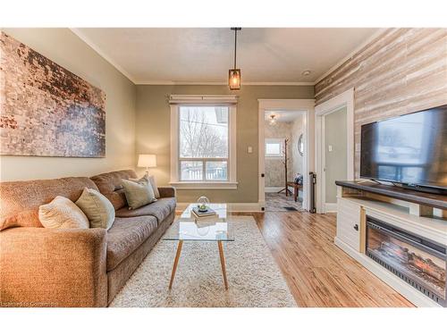 19 Paisley Heights, Cambridge, ON - Indoor Photo Showing Living Room With Fireplace