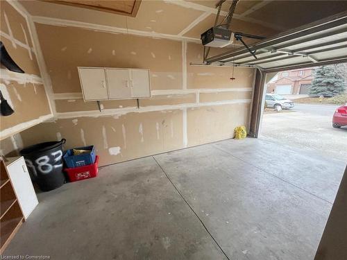 983 Lemonwood Crescent, Windsor, ON - Indoor Photo Showing Garage