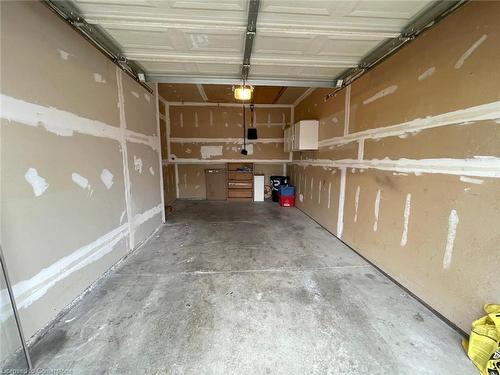 983 Lemonwood Crescent, Windsor, ON - Indoor Photo Showing Garage