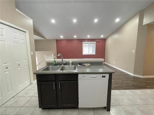 983 Lemonwood Crescent, Windsor, ON - Indoor Photo Showing Kitchen With Double Sink