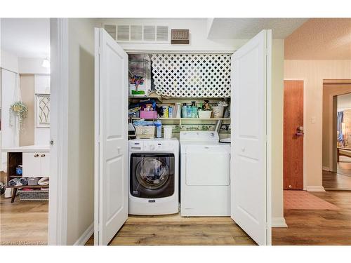 204-20 Berkley Road, Cambridge, ON - Indoor Photo Showing Laundry Room