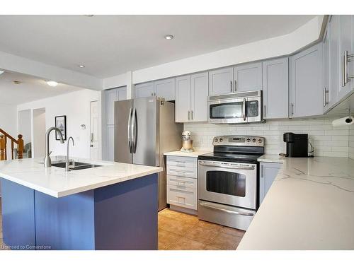 79 Glazebrook Crescent, Cambridge, ON - Indoor Photo Showing Kitchen With Double Sink With Upgraded Kitchen