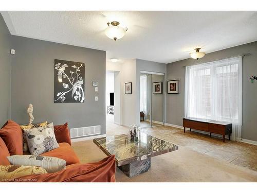 79 Glazebrook Crescent, Cambridge, ON - Indoor Photo Showing Living Room