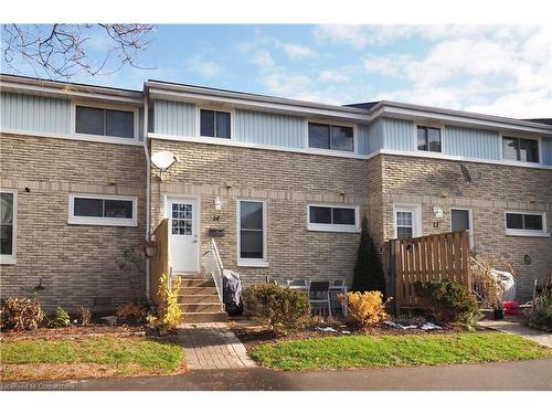 14-35 Breckenridge Drive, Kitchener, ON - Outdoor