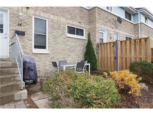 14-35 Breckenridge Drive, Kitchener, ON - Outdoor