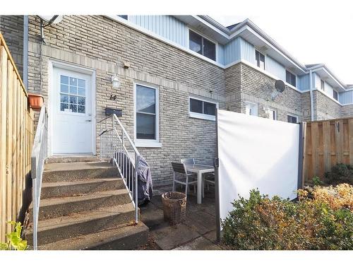 14-35 Breckenridge Drive, Kitchener, ON - Outdoor