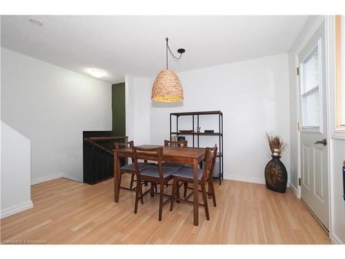 14-35 Breckenridge Drive, Kitchener, ON - Indoor Photo Showing Dining Room