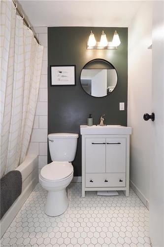 14-35 Breckenridge Drive, Kitchener, ON - Indoor Photo Showing Bathroom