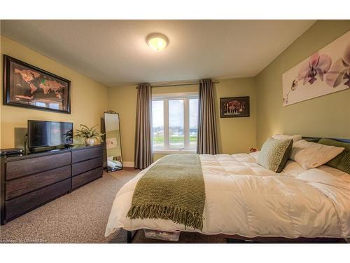 19-342 Mill Street, Kitchener, ON - Indoor Photo Showing Bedroom