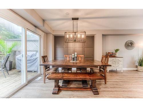 7-600 White Elm Boulevard, Waterloo, ON - Indoor Photo Showing Dining Room