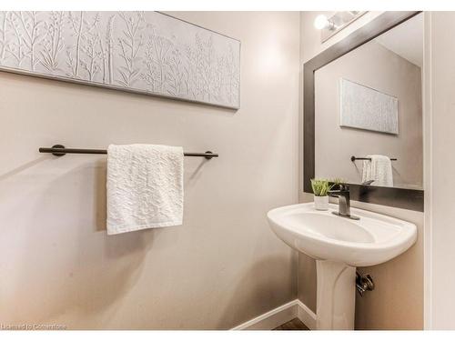 7-600 White Elm Boulevard, Waterloo, ON - Indoor Photo Showing Bathroom