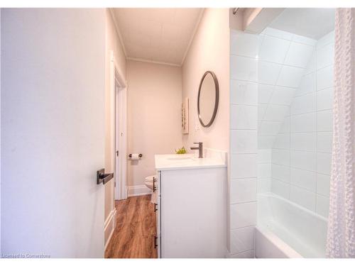 291 Mill Street, Kitchener, ON - Indoor Photo Showing Bathroom