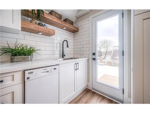 291 Mill Street, Kitchener, ON - Indoor Photo Showing Kitchen