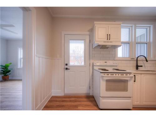 291 Mill Street, Kitchener, ON - Indoor Photo Showing Kitchen