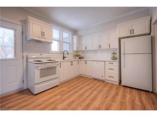 291 Mill Street, Kitchener, ON - Indoor Photo Showing Kitchen