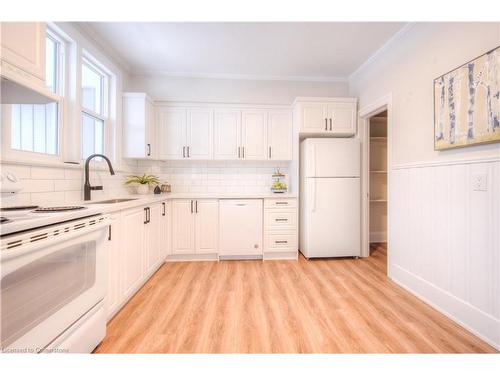 291 Mill Street, Kitchener, ON - Indoor Photo Showing Kitchen