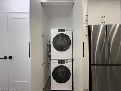 3-169 Fifth Avenue, Kitchener, ON - Indoor Photo Showing Laundry Room