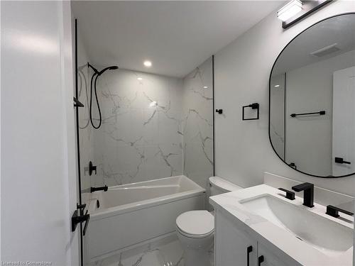 3-169 Fifth Avenue, Kitchener, ON - Indoor Photo Showing Bathroom