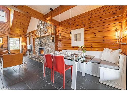 3855 Hessen Strasse, Wellesley, ON - Indoor Photo Showing Living Room With Fireplace