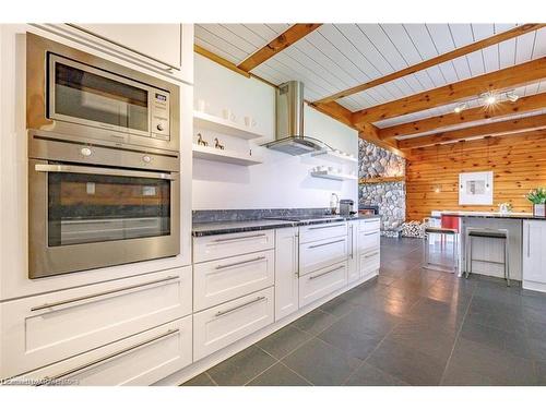 3855 Hessen Strasse, Wellesley, ON - Indoor Photo Showing Kitchen