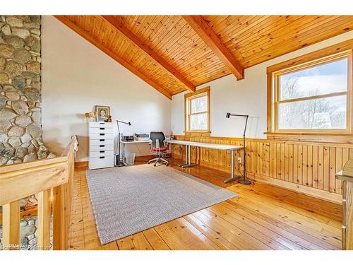 3855 Hessen Strasse, Wellesley, ON - Indoor Photo Showing Other Room