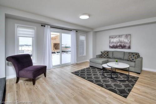 61 Wilkinson Avenue, Cambridge, ON - Indoor Photo Showing Living Room