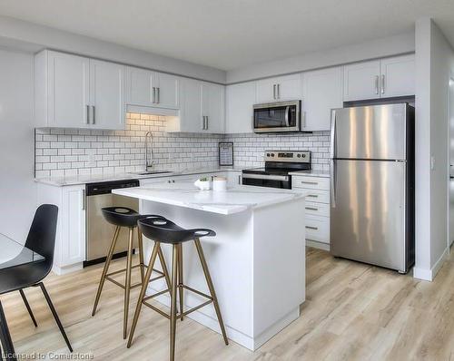 61 Wilkinson Avenue, Cambridge, ON - Indoor Photo Showing Kitchen With Upgraded Kitchen