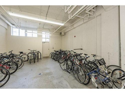 217-404 King Street W, Kitchener, ON - Indoor Photo Showing Garage