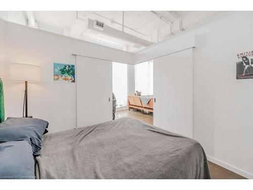 217-404 King Street W, Kitchener, ON - Indoor Photo Showing Bedroom