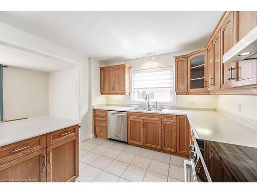 358 New Forest Court, Waterloo, ON - Indoor Photo Showing Kitchen With Double Sink