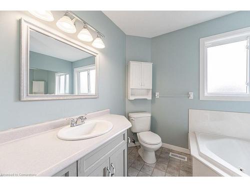 358 New Forest Court, Waterloo, ON - Indoor Photo Showing Bathroom