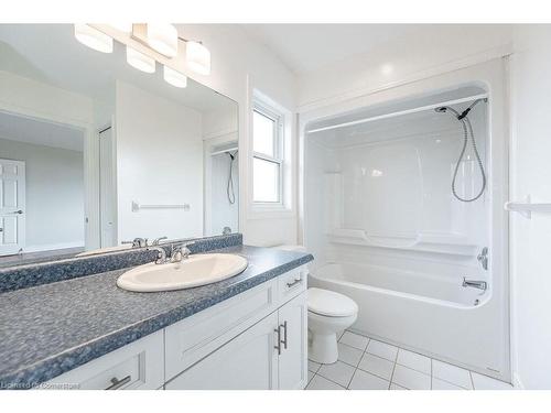 358 New Forest Court, Waterloo, ON - Indoor Photo Showing Bathroom