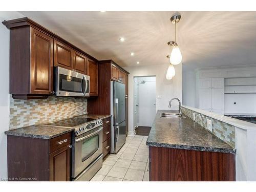 101-1106 Jalna Boulevard, London, ON - Indoor Photo Showing Kitchen With Double Sink With Upgraded Kitchen