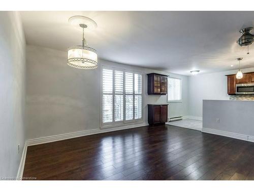 101-1106 Jalna Boulevard, London, ON - Indoor Photo Showing Living Room