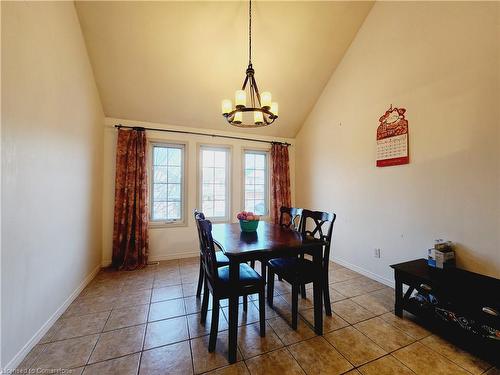 405 White Birch Avenue, Waterloo, ON - Indoor Photo Showing Dining Room