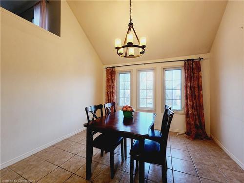 405 White Birch Avenue, Waterloo, ON - Indoor Photo Showing Dining Room